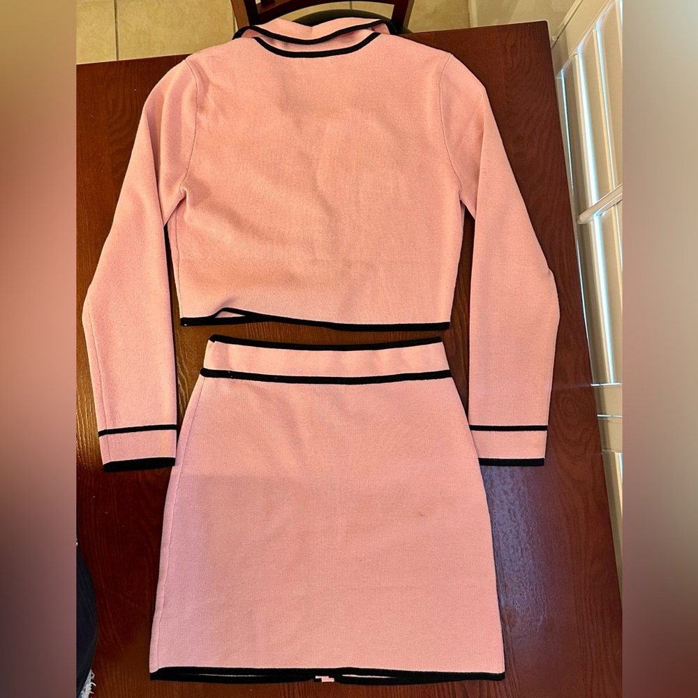 Elle Woods Style Pink and Black Button-Up Sweater Skirt Suit Set Size M - Picture 4 of 4